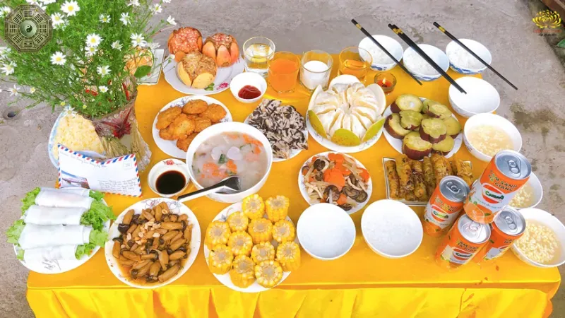 Lễ vật và mâm cúng thí thực bao gồm những gì?
