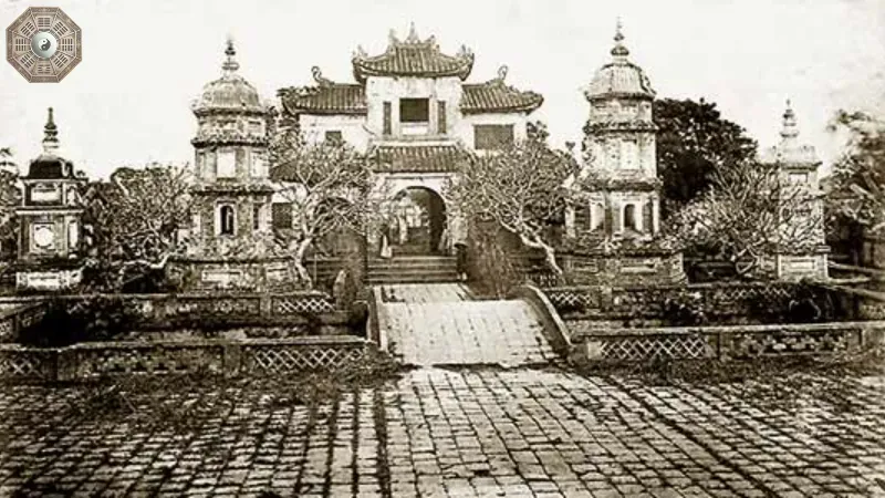 Kiến trúc và đặc điểm của Tháp Báo Thiên