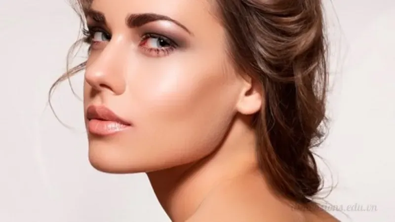 Đặc điểm nhận biết người có má hóp