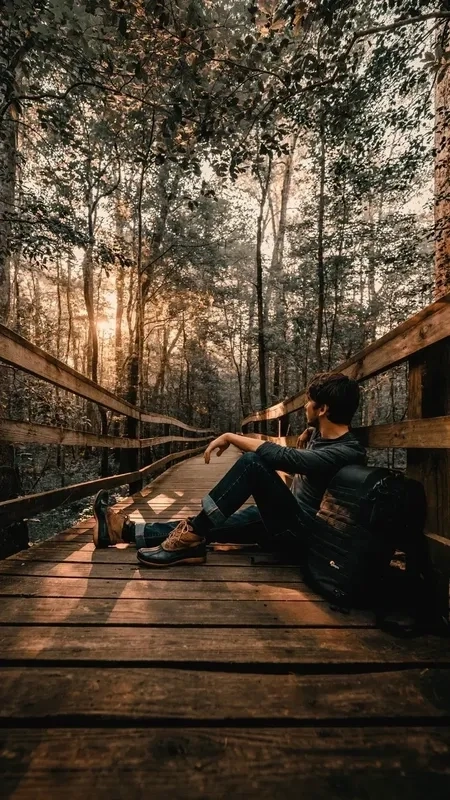 Hình ảnh khóc cô đơn, chân thực và đầy ý nghĩa.
