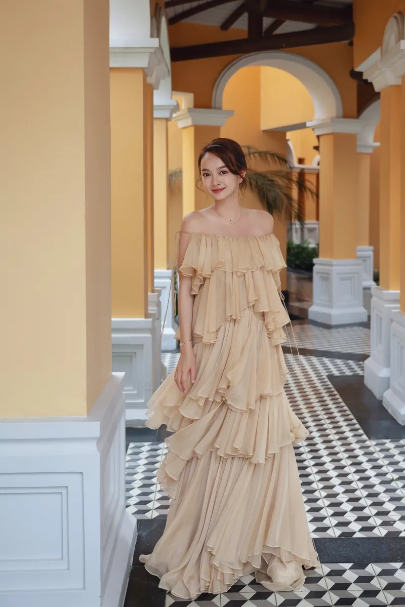 Kaity Nguyễn bikini khoe dáng chuẩn