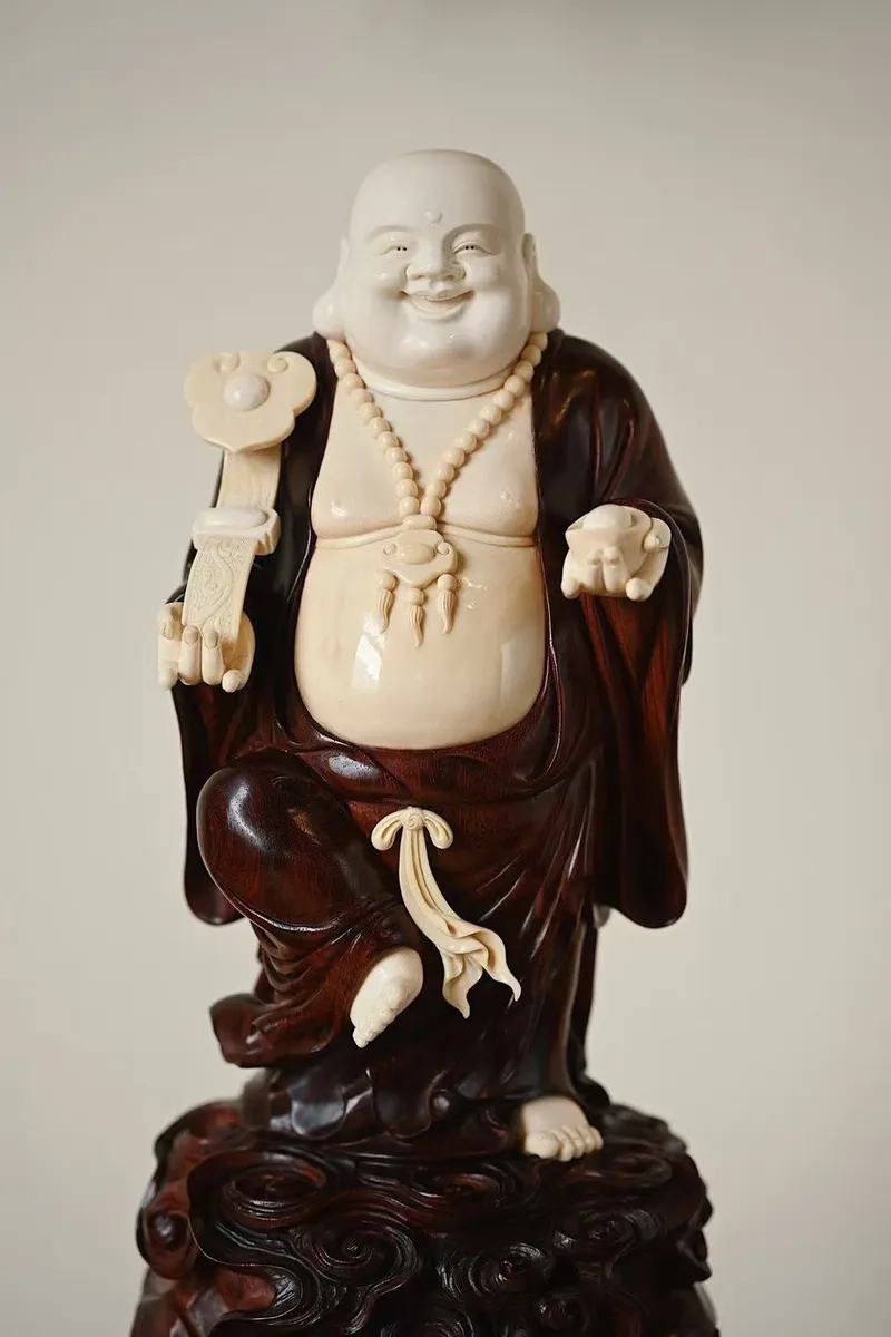 Vẻ đẹp tượng Đức Phật Di Lặc quý