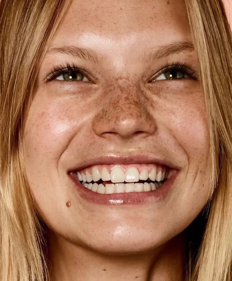 Tướng môi trên mỏng môi dưới dày